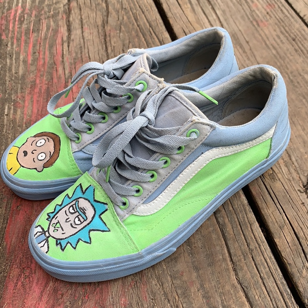 Custom Vans - Picture 2 of 6